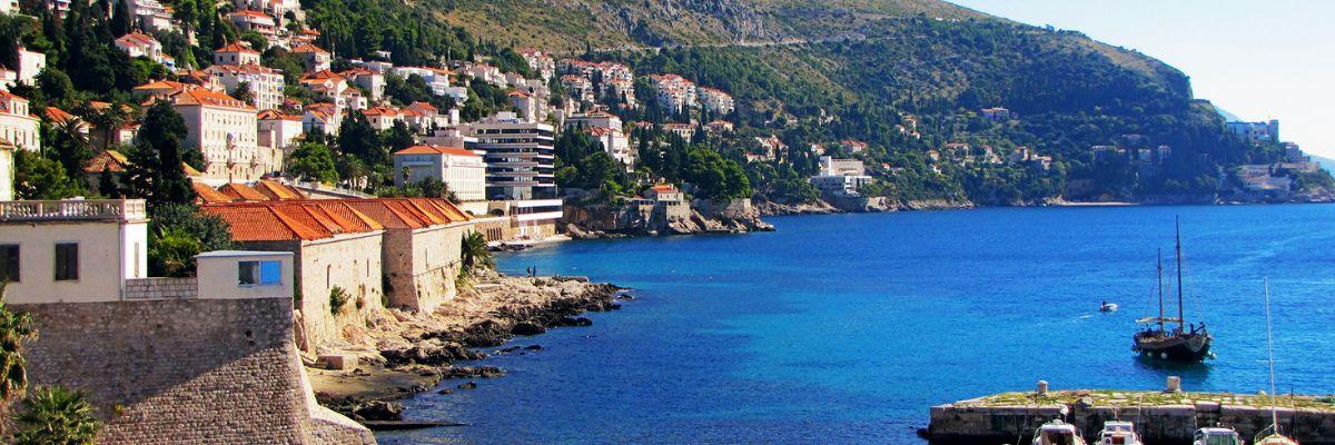 Sillonnez les eaux vibrantes de la Croatie - background banner